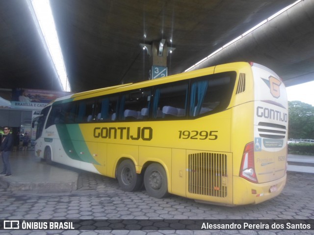 Empresa Gontijo de Transportes 19295 na cidade de Uberlândia, Minas Gerais, Brasil, por Alessandro Pereira dos Santos. ID da foto: 7324232.