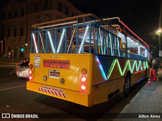 Ônibus Particulares BARCO DA ALEGRIA na cidade de Belo Horizonte, Minas Gerais, Brasil, por Ailton Alves. Número da foto: #7326327.