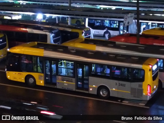 Viação Metrópole Paulista - Zona Leste 3 2402 na cidade de São Paulo, São Paulo, Brasil, por Bruno  Felício da Silva. Número da foto: #7323270.