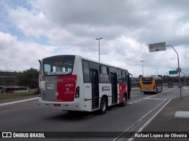 Pêssego Transportes 4 7611 na cidade de São Paulo, São Paulo, Brasil, por Rafael Lopes de Oliveira. ID da foto: 7329997.