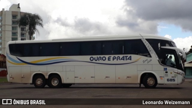 Viação Ouro e Prata 685 na cidade de Três Passos, Rio Grande do Sul, Brasil, por Leonardo Weizemann. Número da foto: #7331571.