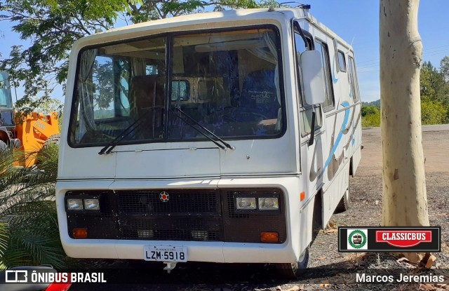 Motorhomes 5918 na cidade de Venâncio Aires, Rio Grande do Sul, Brasil, por Marcos Jeremias. Número da foto: #7333181.