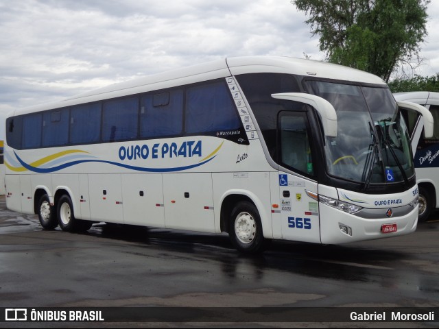 Viação Ouro e Prata 565 na cidade de Santana do Livramento, Rio Grande do Sul, Brasil, por Gabriel  Morosoli. Número da foto: #7337579.