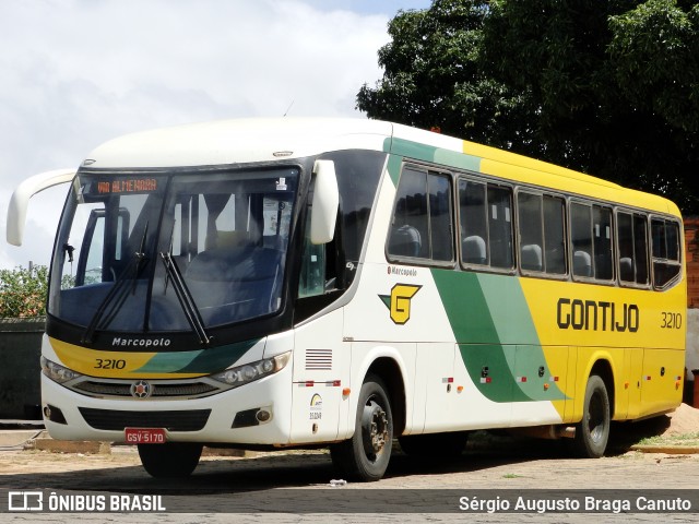 Empresa Gontijo de Transportes 3210 na cidade de Almenara, Minas Gerais, Brasil, por Sérgio Augusto Braga Canuto. Número da foto: #7338358.