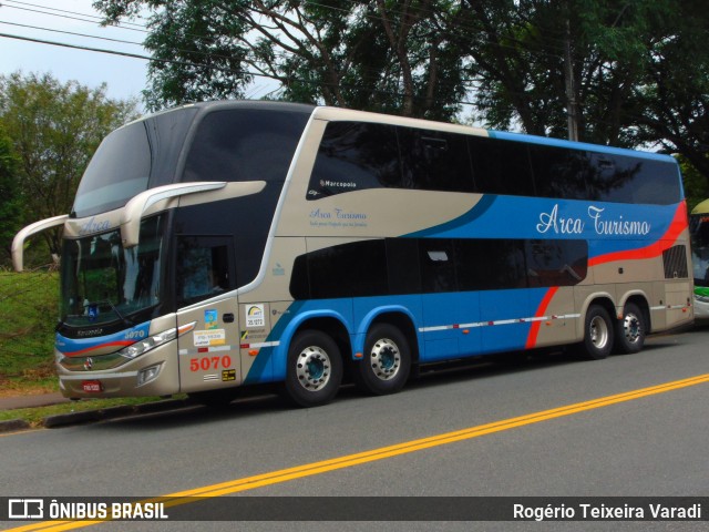 Arca Turismo 5070 na cidade de Curitiba, Paraná, Brasil, por Rogério Teixeira Varadi. Número da foto: #7339467.