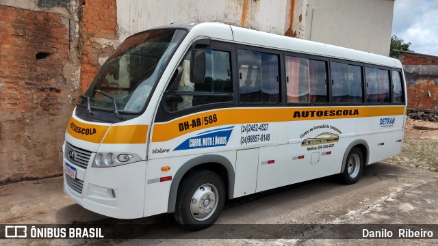 Auto Escola Santa Tereza d'Ávila DH-AB/588 na cidade de Valença, Rio de Janeiro, Brasil, por Danilo  Ribeiro. ID da foto: 7287455.