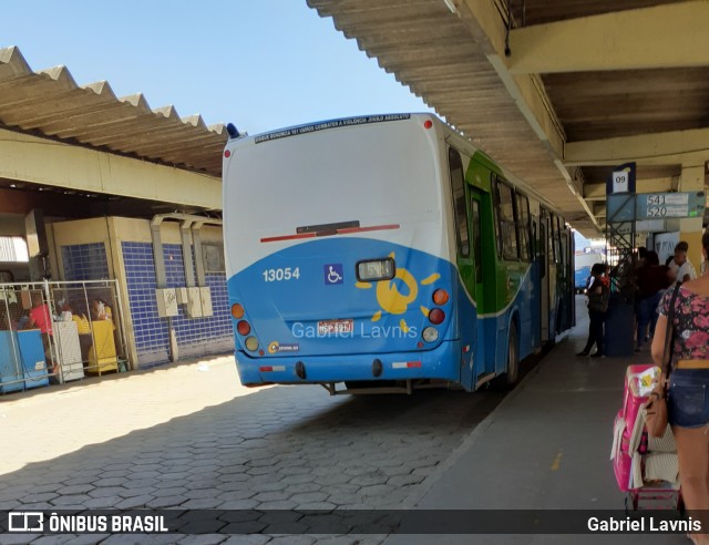 Vereda Transporte Ltda. 13054 na cidade de Vila Velha, Espírito Santo, Brasil, por Gabriel Lavnis. Número da foto: #7342459.