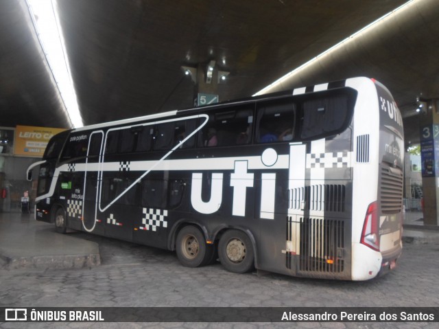 UTIL - União Transporte Interestadual de Luxo 11932 na cidade de Uberlândia, Minas Gerais, Brasil, por Alessandro Pereira dos Santos. Número da foto: #7344152.