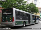 Via Sudeste Transportes S.A. 5 1754 na cidade de São Paulo, São Paulo, Brasil, por Bruno Nascimento. ID da foto: :id.