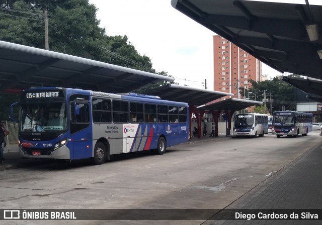 Auto Viação Bragança Metropolitana > Viação Raposo Tavares 12.539 na cidade de São Paulo, São Paulo, Brasil, por Diego Cardoso da Silva. ID da foto: 7351417.