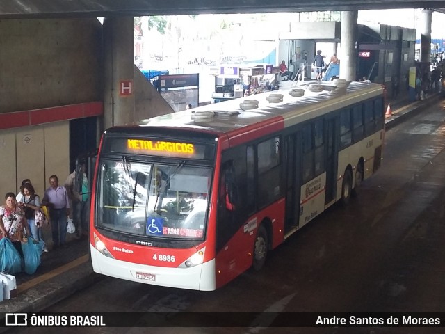 Express Transportes Urbanos Ltda 4 8986 na cidade de São Paulo, São Paulo, Brasil, por Andre Santos de Moraes. Número da foto: #7355328.