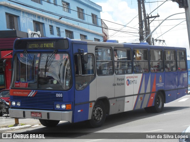 Transportes Coletivos Parque das Nações 066 na cidade de São Paulo, São Paulo, Brasil, por Ivan da Silva Lopes. ID da foto: 7357809.