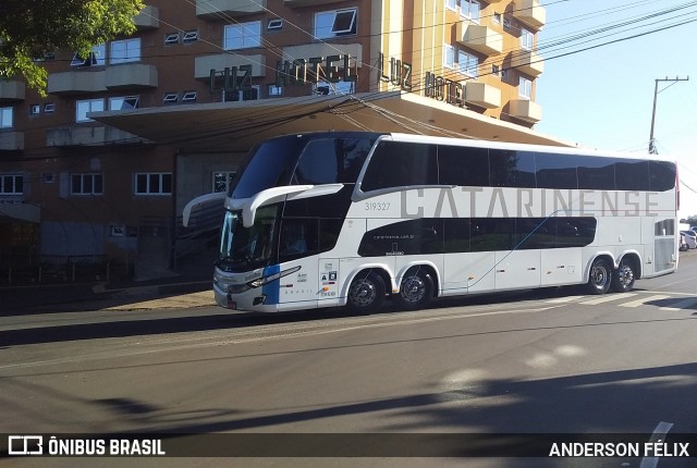 Auto Viação Catarinense 319327 na cidade de Foz do Iguaçu, Paraná, Brasil, por ANDERSON FÉLIX. Número da foto: #7356691.