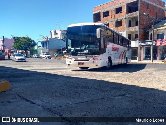 Expresso São Pedro 1250 na cidade de Santiago, Rio Grande do Sul, Brasil, por Mauricio Lopes. ID da foto: 7354612.