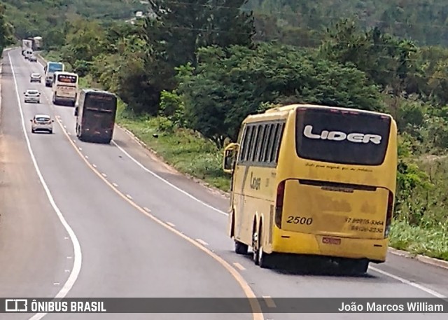 Líder Turismo 2500 na cidade de Padre Carvalho, Minas Gerais, Brasil, por João Marcos William. ID da foto: 7357495.