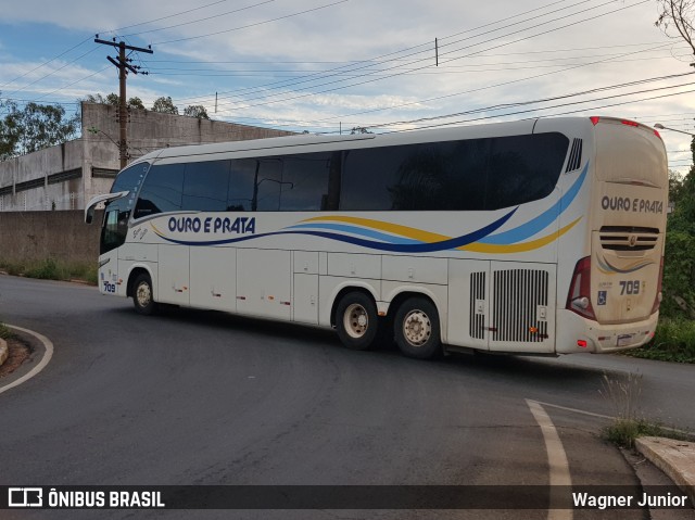 Viação Ouro e Prata 709 na cidade de Cuiabá, Mato Grosso, Brasil, por Wagner Junior. Número da foto: #7359019.