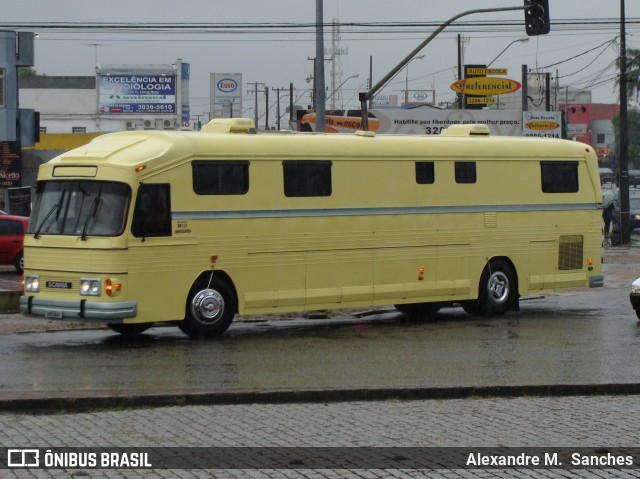 Ônibus Particulares  na cidade de Curitiba, Paraná, Brasil, por Alexandre M.  Sanches. Número da foto: #7361515.