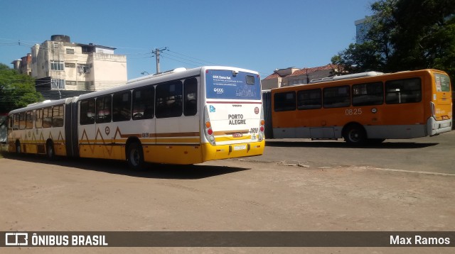 Companhia Carris Porto-Alegrense 0809 na cidade de Porto Alegre, Rio Grande do Sul, Brasil, por Max Ramos. Número da foto: #7362706.