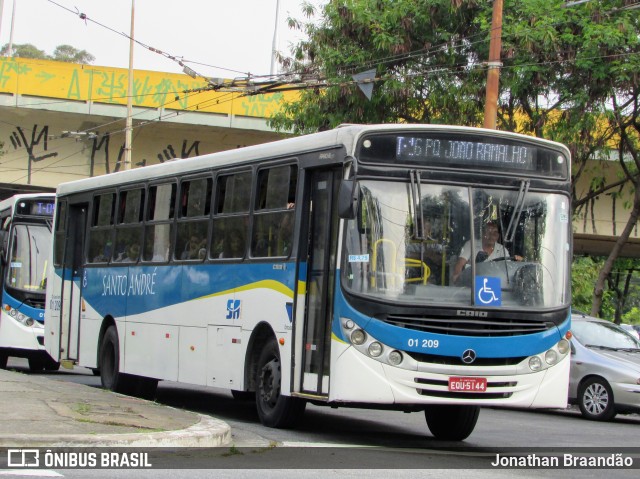 Viação Curuçá 01 209 na cidade de Santo André, São Paulo, Brasil, por Jonathan Braandão. Número da foto: #7363755.