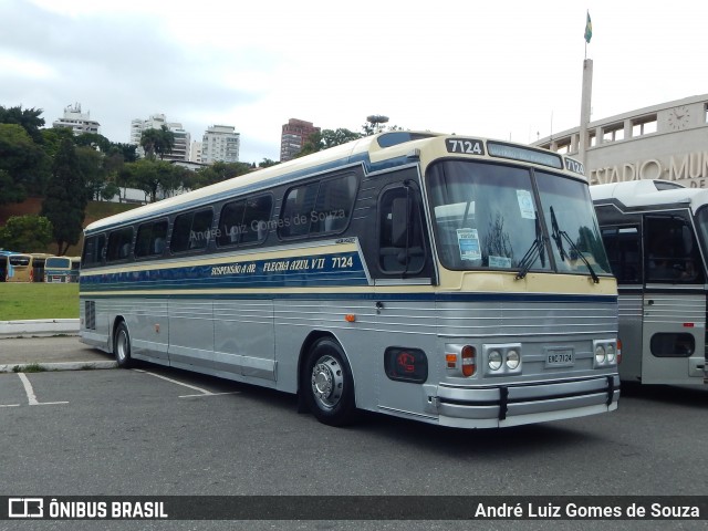 Ônibus Particulares 7124 na cidade de São Paulo, São Paulo, Brasil, por André Luiz Gomes de Souza. Número da foto: #7367545.