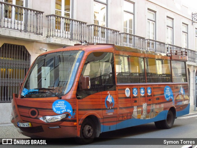 Ônibus Particulares 01 na cidade de Lisbon, Lisbon, Portugal, por Symon Torres. ID da foto: 7373006.