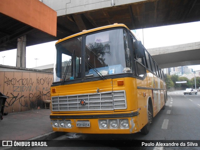 Ônibus Particulares 6054 na cidade de Belo Horizonte, Minas Gerais, Brasil, por Paulo Alexandre da Silva. Número da foto: #7373192.