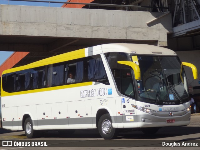 Empresa Cruz 49210 na cidade de São José do Rio Preto, São Paulo, Brasil, por Douglas Andrez. ID da foto: 7372781.