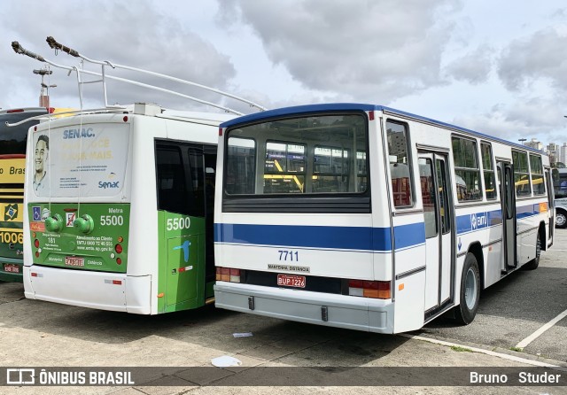 Metra - Sistema Metropolitano de Transporte 7711 na cidade de São Paulo, São Paulo, Brasil, por Bruno   Studer. ID da foto: 7292331.