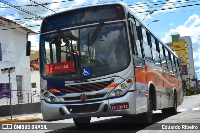 Transportes Coletivos Grande Bauru 2115 na cidade de Bauru, São Paulo, Brasil, por Eduardo Ribeiro. Número da foto: #7292379.