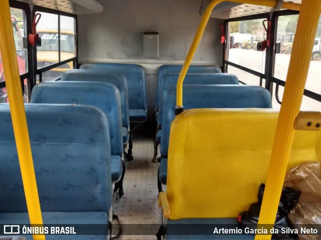 Escolares 047 na cidade de Fervedouro, Minas Gerais, Brasil, por Artemio Garcia da Silva Neto. Número da foto: #7377984.