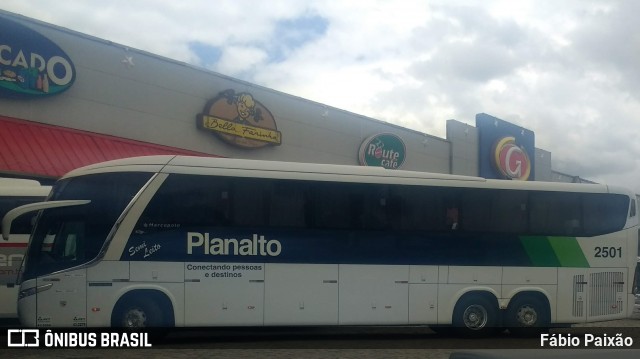 Planalto Transportes 2501 na cidade de Pariquera-Açu, São Paulo, Brasil, por Fábio Paixão. Número da foto: #7378609.