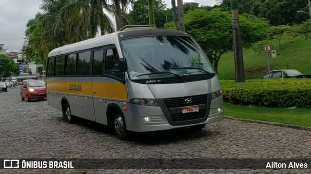 Ônibus Particulares 01 na cidade de Belo Horizonte, Minas Gerais, Brasil, por Ailton Alves. Número da foto: #7381658.