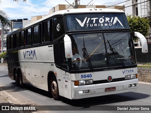 Vitória Turismo e Locadora 1210 na cidade de Aparecida, São Paulo, Brasil, por Daniel Junior Sena. ID da foto: 7293604.