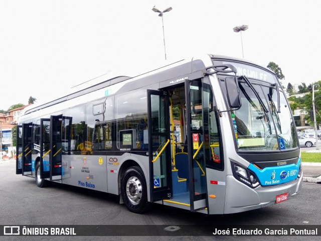 Transwolff Transportes e Turismo 6 6907 na cidade de São Paulo, São Paulo, Brasil, por José Eduardo Garcia Pontual. Número da foto: #7294409.