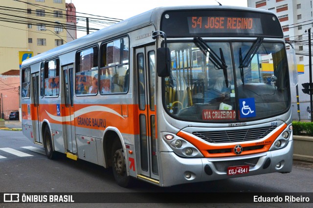 Transportes Coletivos Grande Bauru 2214 na cidade de Bauru, São Paulo, Brasil, por Eduardo Ribeiro. Número da foto: #7295971.