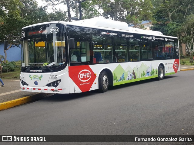 Ônibus Particulares 00 na cidade de San Pedro, Montes de Oca, San José, Costa Rica, por Fernando Gonzalez Garita. ID da foto: 7299669.