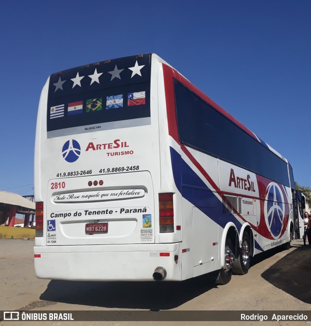 Artesil Transporte e Turismo 2810 na cidade de Guaratinguetá, São Paulo, Brasil, por Rodrigo  Aparecido. ID da foto: 7300551.