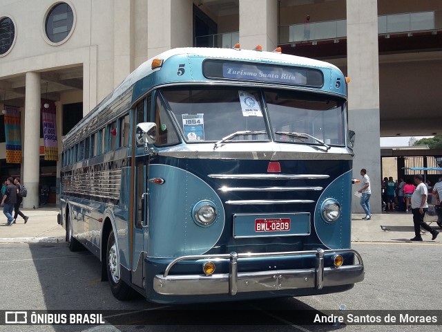 Turismo Santa Rita 5 na cidade de São Paulo, São Paulo, Brasil, por Andre Santos de Moraes. ID da foto: 7302293.