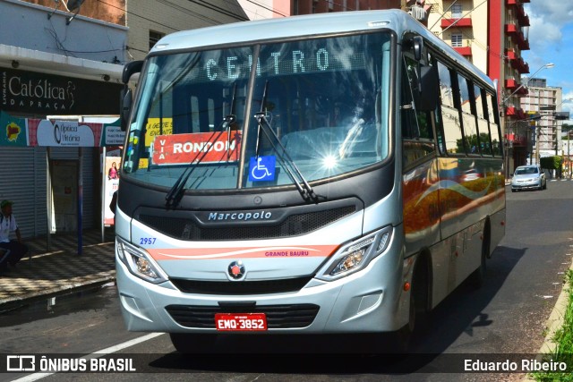 Transportes Coletivos Grande Bauru 2957 na cidade de Bauru, São Paulo, Brasil, por Eduardo Ribeiro. ID da foto: 7301343.