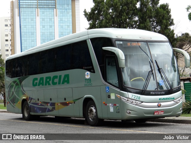 Viação Garcia 7228 na cidade de Curitiba, Paraná, Brasil, por João Victor. ID da foto: 7306508.