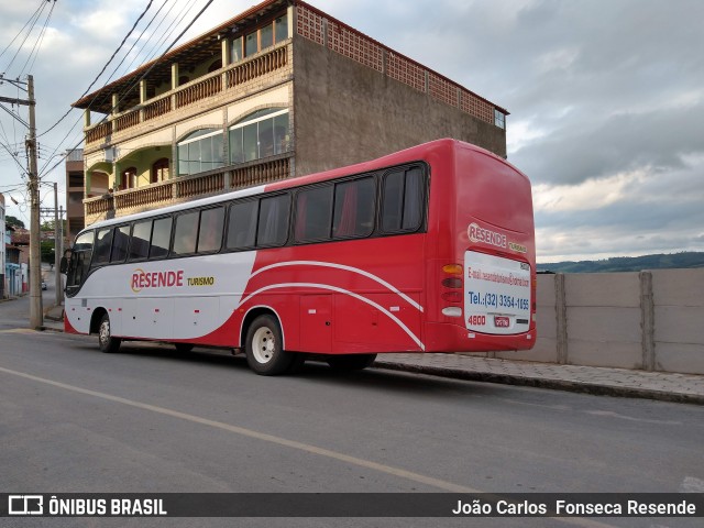 Resende Turismo 4800 na cidade de Resende Costa, Minas Gerais, Brasil, por João Carlos  Fonseca Resende. ID da foto: 7309871.