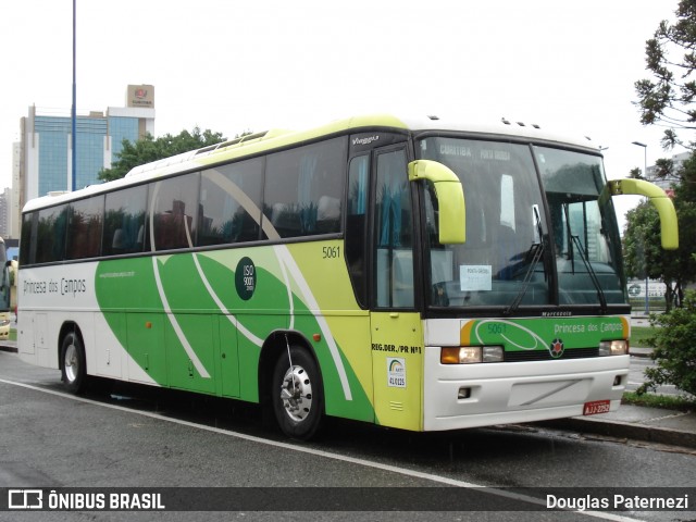 Expresso Princesa dos Campos 5061 na cidade de Curitiba, Paraná, Brasil, por Douglas Paternezi. Número da foto: #7309563.