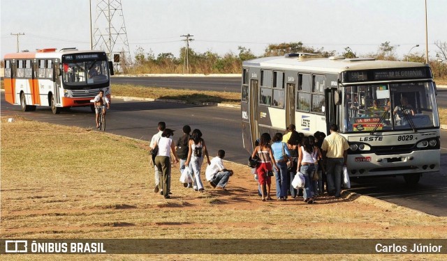 Leste Transportes 8029-4 na cidade de Goiânia, Goiás, Brasil, por Carlos Júnior. ID da foto: 6478398.