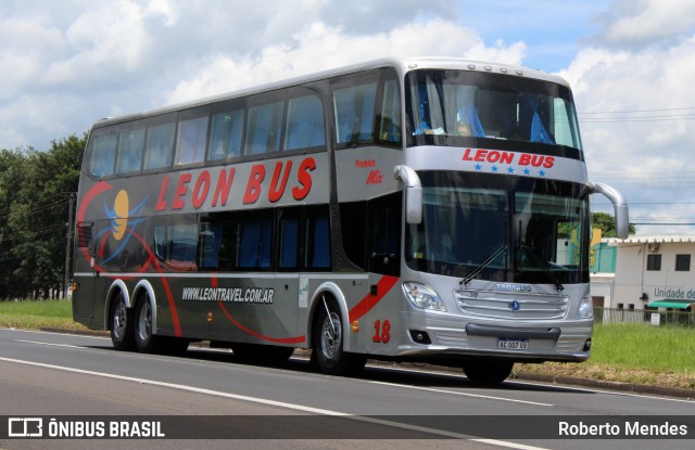 Leon Bus 18 na cidade de Marília, São Paulo, Brasil, por Roberto Mendes. Número da foto: #6499745.