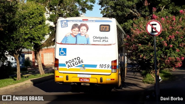 Trevo Transportes Coletivos 1059 na cidade de Porto Alegre, Rio Grande do Sul, Brasil, por Davi Borba. ID da foto: 6498659.