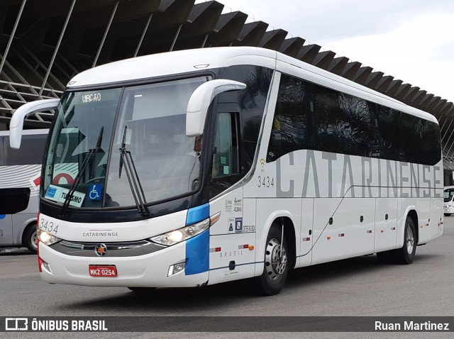 Auto Viação Catarinense 3434 na cidade de Florianópolis, Santa Catarina, Brasil, por Ruan Martinez. Número da foto: #6498459.