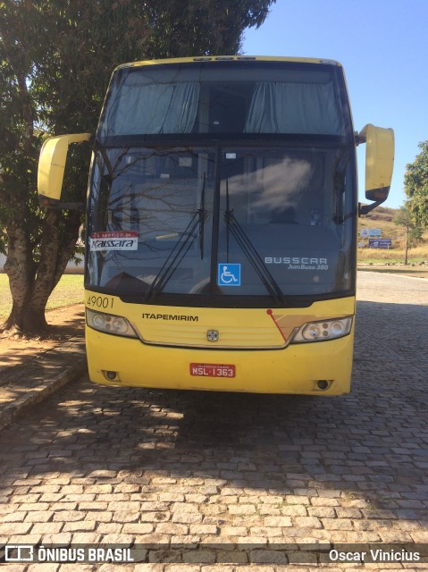 Viação Itapemirim 49001 na cidade de Leopoldina, Minas Gerais, Brasil, por Oscar Vinicius . ID da foto: 6498092.