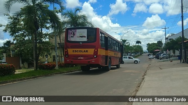 Escolares 5806 na cidade de Ji-Paraná, Rondônia, Brasil, por Gian Lucas  Santana Zardo. Número da foto: #6501634.