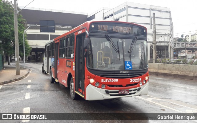 Expresso Luziense > Territorial Com. Part. e Empreendimentos 30225 na cidade de Belo Horizonte, Minas Gerais, Brasil, por Gabriel Henrique. Número da foto: #6501378.