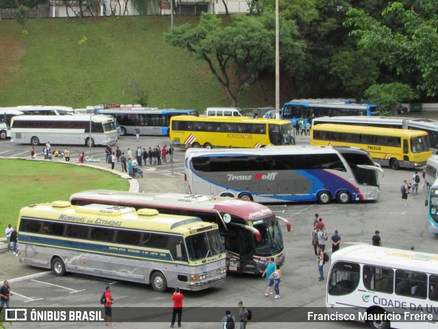 Ônibus Particulares 7500 na cidade de São Paulo, São Paulo, Brasil, por Francisco Mauricio Freire. Número da foto: #6502522.